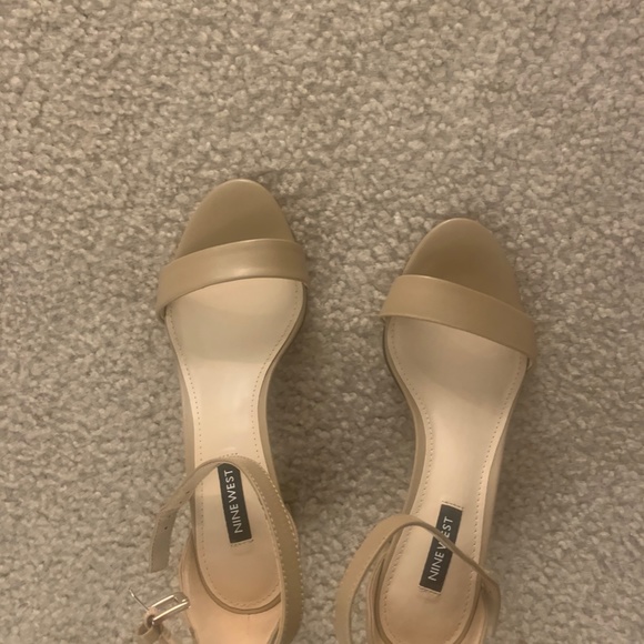 Ninewest heel - Picture 5 of 5